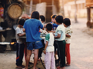 立ったまま食事