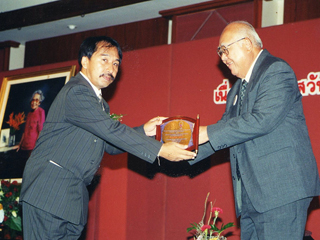 優秀ボランティアの授賞式