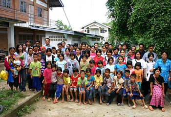新入生と保護者たち