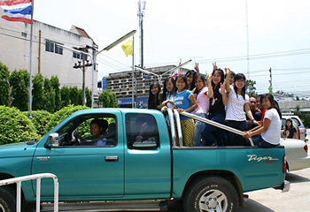 ピックアップトラック