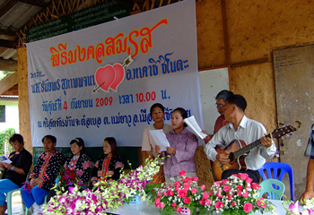 結婚式は妻方の信仰によりキリスト教式で。これもまったく人生の想定外の展開だった。