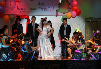 今年のクリスマス会のステージより