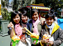 ﾎﾟｯﾌﾟｺｰﾝを買ってもらう