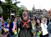 グーフィーと記念撮影