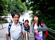 上野の坂を昇る