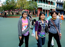 ディズニーランドを歩く