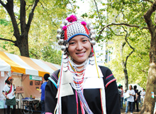 ｼﾘｳｲﾓﾝ・ｶﾗｰ（アカ族）