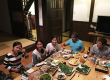 近隣住民を交え宴会